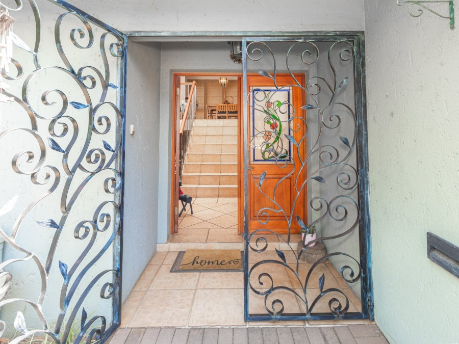 4 Bedroom Property for Sale in Caribbean Beach Club North West